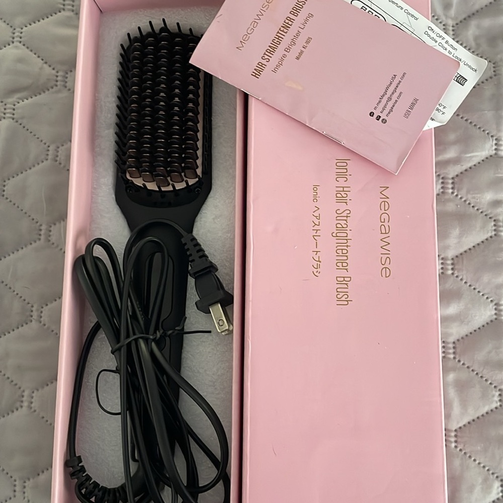Ionic hair straightener. New.